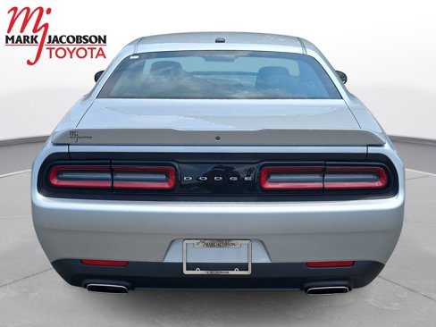 Used 2021 Dodge Challenger SXT image 11