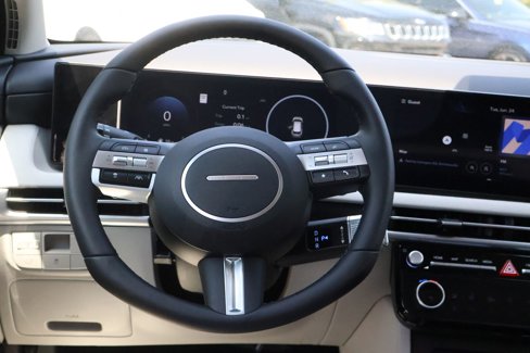 New 2025 Hyundai Tucson Limited image 11