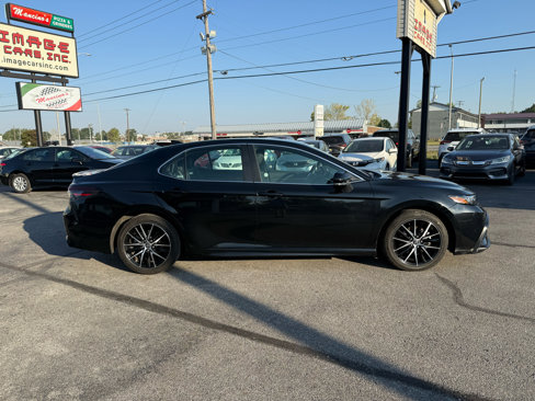 Used 2024 Toyota Camry SE image 6