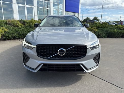 Certified 2025 Volvo XC60 B5 Plus image 8