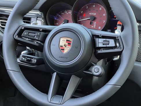 New 2026 Porsche Macan GTS image 24