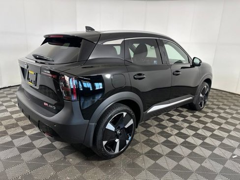 Certified 2025 Nissan Kicks SR image 3