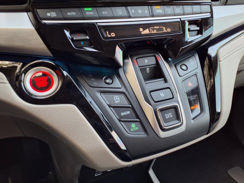 New 2026 Honda Odyssey Touring image 7