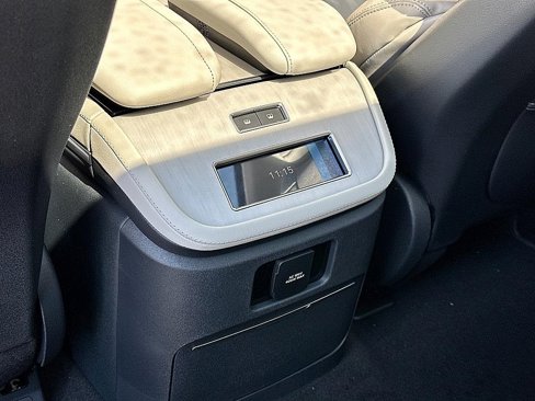 New 2025 Lincoln Navigator Reserve image 24