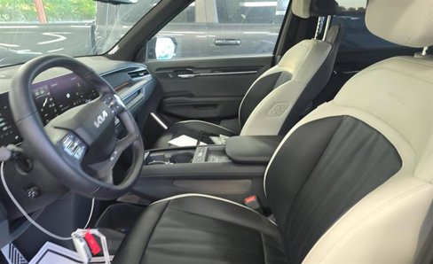 Used 2024 Kia EV9 GT-Line image 8