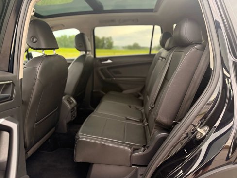 Used 2018 Volkswagen Tiguan SE image 19