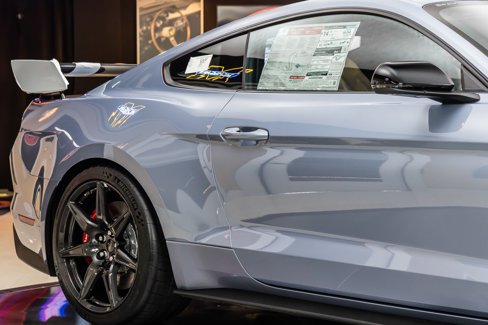 Used 2022 Ford Mustang Shelby GT500 w/ Carbon Fiber Track Pack image 22
