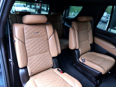 Used 2022 Cadillac Escalade Premium Luxury image 45