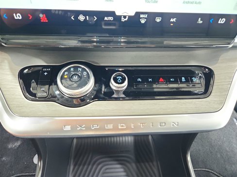 New 2025 Ford Expedition Platinum image 28