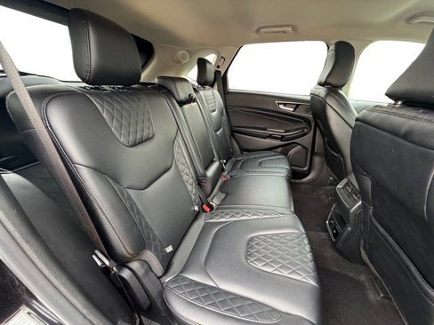 Used 2024 Ford Edge Titanium image 28