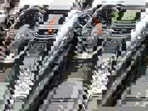 New 2025 Alfa Romeo Stelvio Sprint image 7