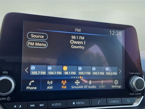 Used 2025 Nissan Sentra SV image 16