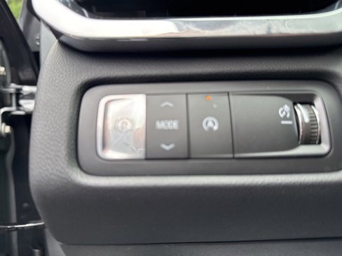 New 2026 GMC Acadia Denali w/ Super Cruise Package image 5