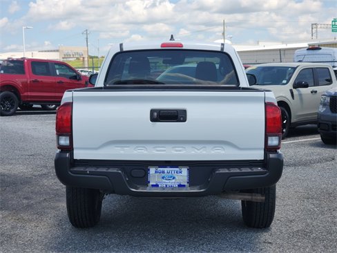 Used 2022 Toyota Tacoma SR image 6