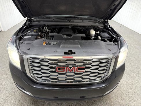 Used 2019 GMC Yukon XL Denali image 38