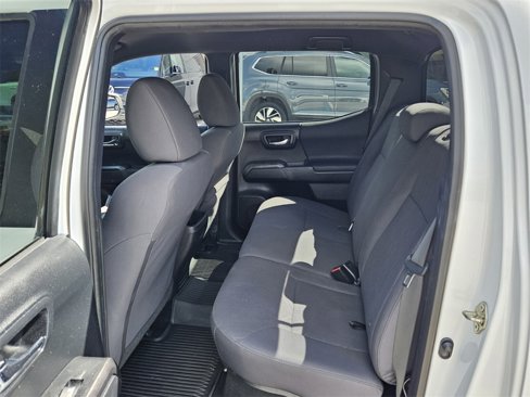 Used 2018 Toyota Tacoma TRD Sport image 5