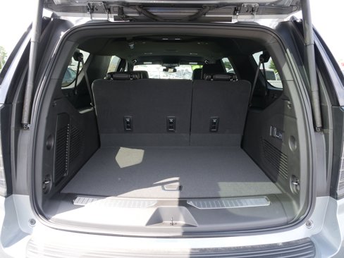New 2025 Chevrolet Suburban Premier image 12