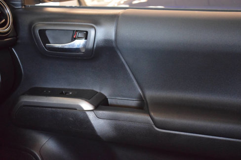 Used 2019 Toyota Tacoma TRD Off-Road w/ Technology Package image 73