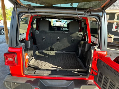Used 2018 Jeep Wrangler Unlimited Sahara w/ Dual Top Group image 41