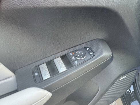 New 2025 Mitsubishi Outlander SEL image 15