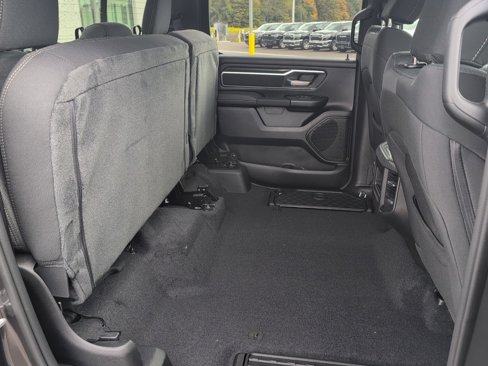 New 2025 RAM 1500 4x4 Crew Cab image 12