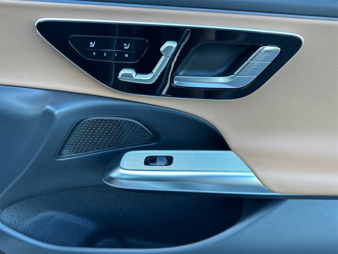 New 2026 Mercedes-Benz E 350 4MATIC Sedan image 18