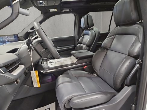New 2025 Lincoln Navigator L Reserve image 8
