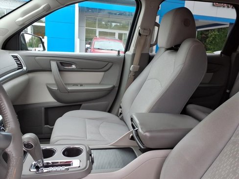 Used 2015 GMC Acadia SLE image 30