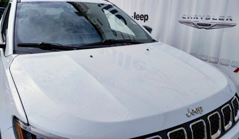 Certified 2024 Jeep Compass Latitude image 4