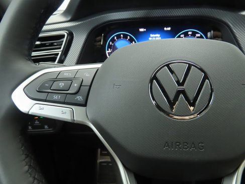 New 2026 Volkswagen Atlas Cross Sport SEL R-Line image 11