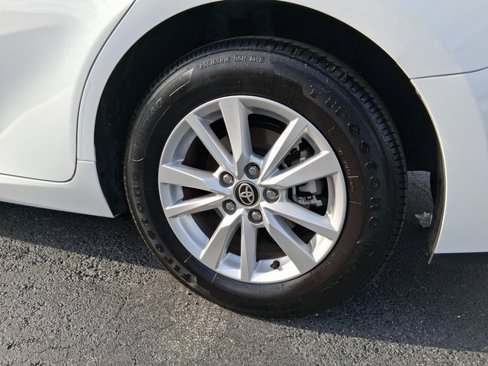 Used 2025 Toyota Camry LE image 9