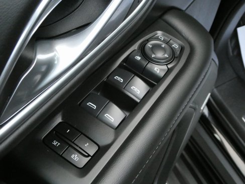 Used 2022 Chevrolet Tahoe LT w/ LT Signature Plus Package image 28