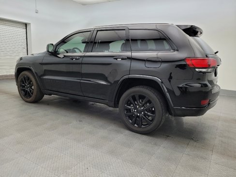 Used 2019 Jeep Grand Cherokee Altitude image 3