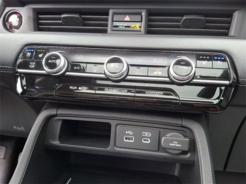 Used 2025 Honda Pilot Elite image 14