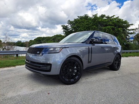 New 2025 Land Rover Range Rover SE image 1
