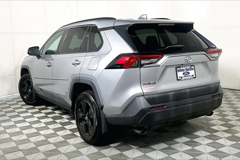 Used 2019 Toyota RAV4 XLE image 11