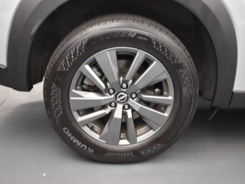 Used 2023 Nissan Pathfinder SV image 37