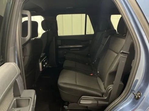 Used 2019 Ford Expedition XLT image 11