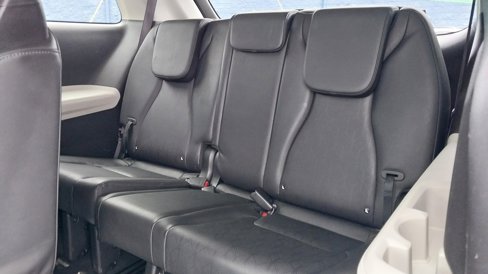 Used 2024 Kia Carnival LX image 16