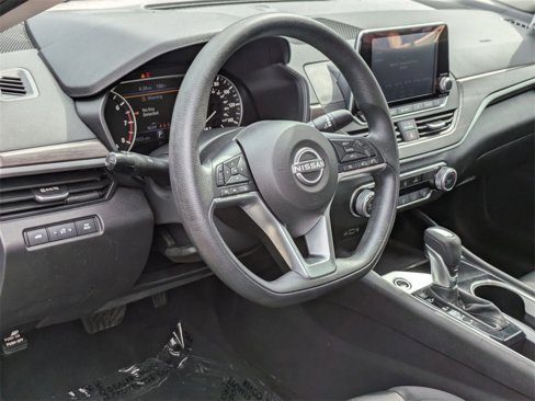 Used 2024 Nissan Altima 2.5 SV image 13