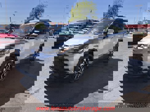 Used 2023 Toyota Corolla Cross AWD Hybrid image 4