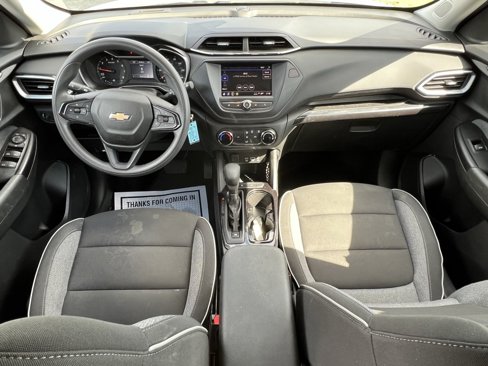 Used 2023 Chevrolet TrailBlazer LS image 2