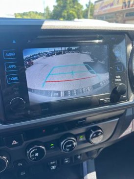 Used 2018 Toyota Tacoma TRD Sport w/ Technology Package image 15