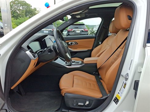 Used 2021 BMW 330i xDrive Sedan w/ Premium Package image 11