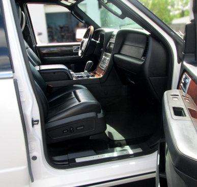 Used 2015 Lincoln Navigator 2WD image 15