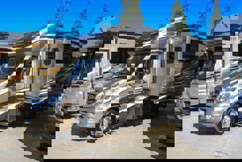 Used 2018 Mercedes-Benz Sprinter 3500 image 1