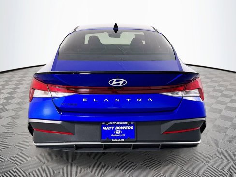 Used 2025 Hyundai Elantra Sport w/ Cargo Package image 6