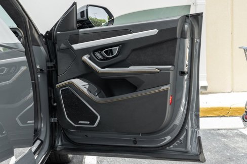 Used 2022 Lamborghini Urus image 30