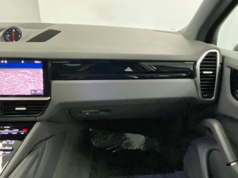 Used 2021 Porsche Cayenne image 26