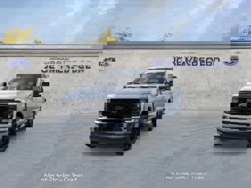 New 2026 Ford F250 4x4 Crew Cab Super Duty image 2